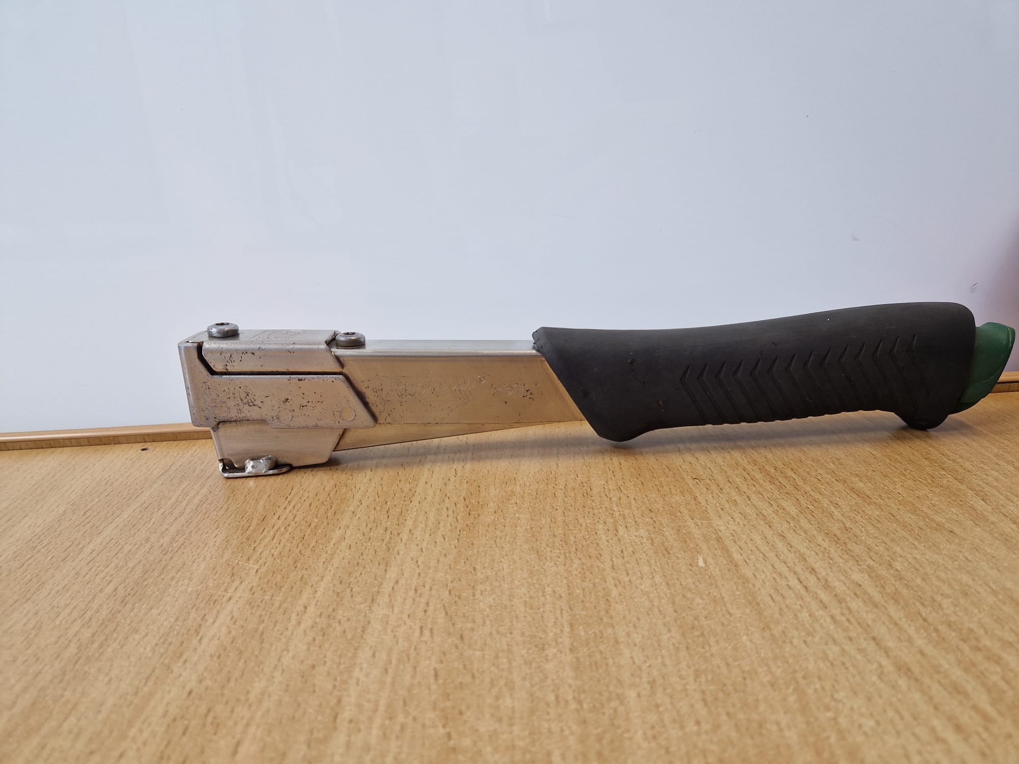 Pre-owned Rapid R311 Hammer Tacker Staple Gun Heavy Duty Good Condition ...
